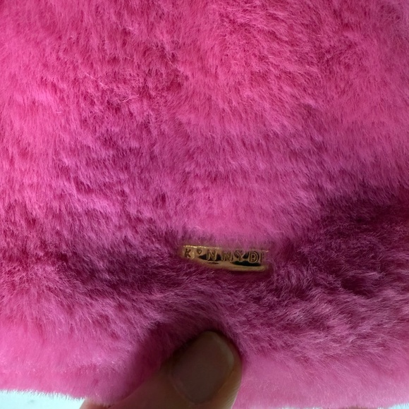 NWT Skinnydip x Barbie Pink Grab Bag Fluff Fur Mini Tote 2023 Limited Edition - Picture 7 of 8